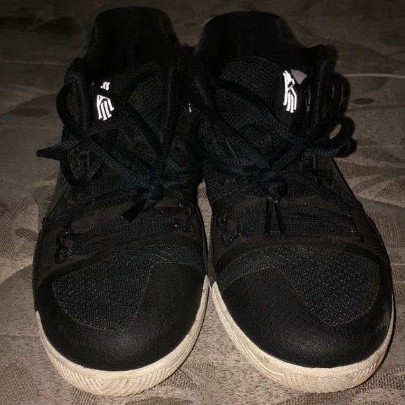 Kyrie basketball shoes!!! - Picture 1 of 5
